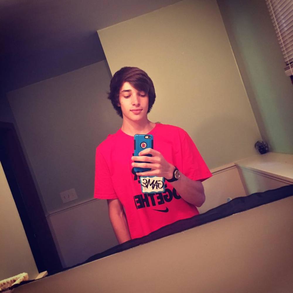 Meet your Posher, Max